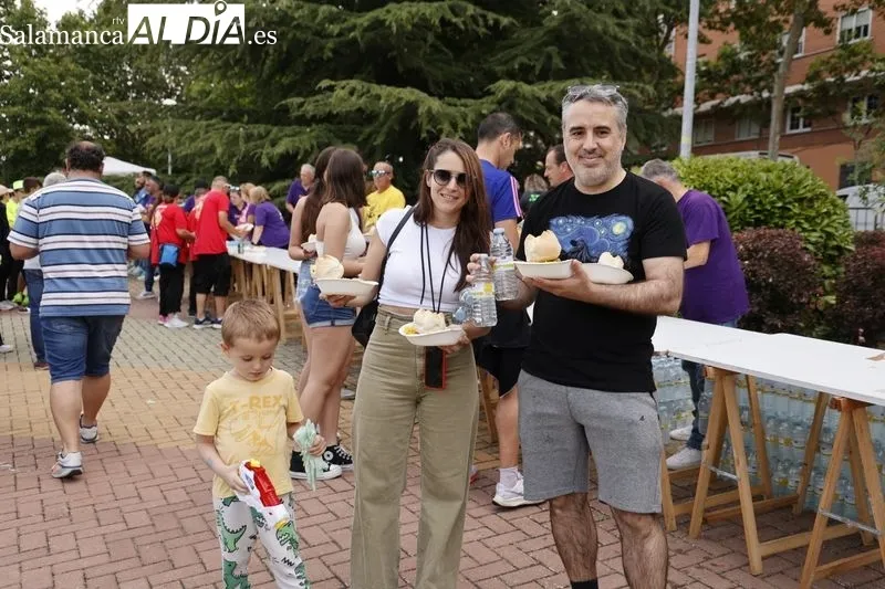 Pizarrales disfruta una deliciosa paella por sus fiestas patronales | FOTOS: David Sañudo 