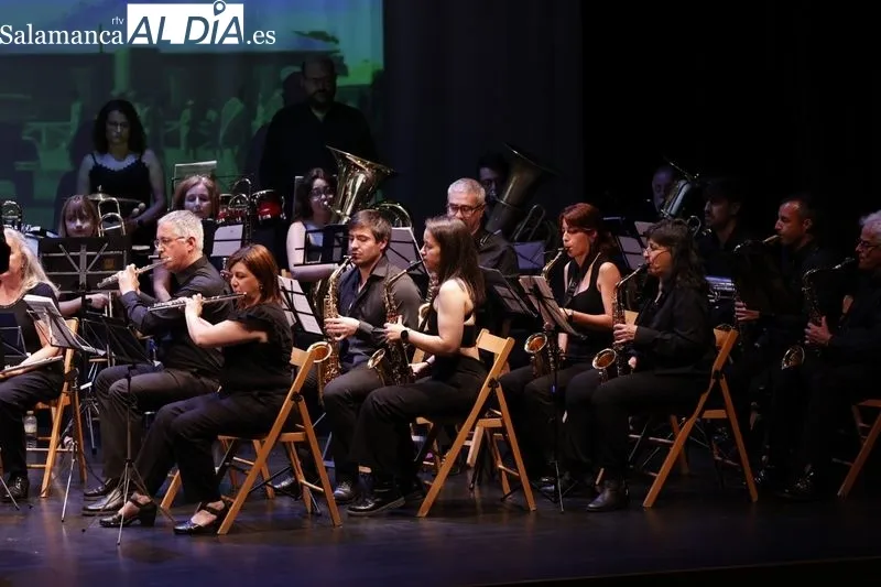 'La Música que Nos Une', un concierto solidario ofrecido por la Banda de Música 'Tomás Bretón' | FOTOS | David Sañudo