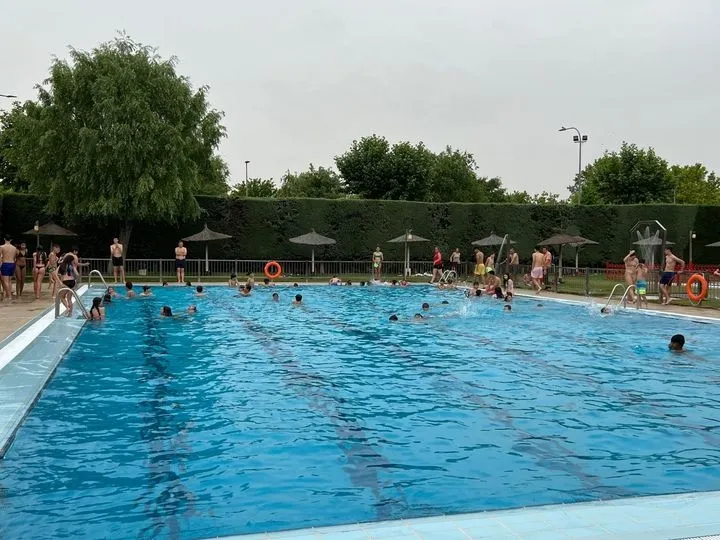 Foto 5 - Ya est&aacute;n abiertas las piscinas municipales de Carbajosa
