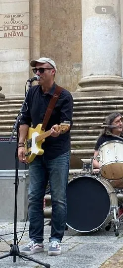 Foto 5 - La Plaza de Anaya se convierte en el escenario del nuevo videoclip de Juanjo Valle 