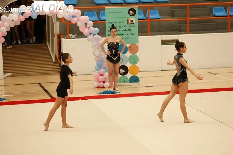 Exhibición de gimnasia rítmica en una gala benéfica para apoyar el cáncer infantil | FOTOS: David Sañudo