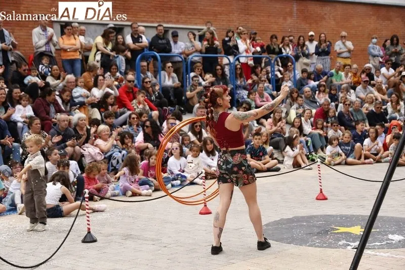 Niños y mayores se divierten con el ‘Circo Lápiz Cabaret’ | FOTOS: David Sañudo