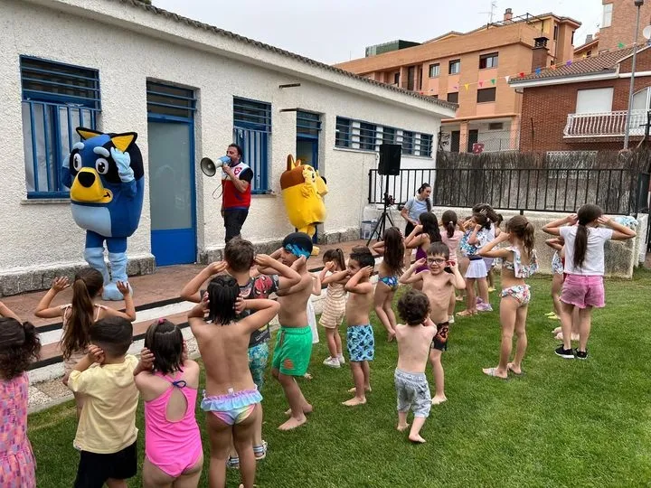 Foto 6 - Ya est&aacute;n abiertas las piscinas municipales de Carbajosa
