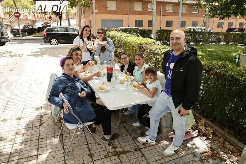 Pizarrales disfruta una deliciosa paella por sus fiestas patronales | FOTOS: David Sañudo 