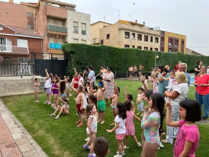 Foto 7 - Ya est&aacute;n abiertas las piscinas municipales de Carbajosa