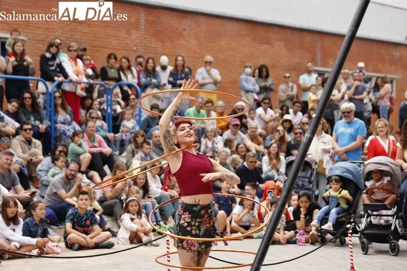 Niños y mayores se divierten con el ‘Circo Lápiz Cabaret’ | FOTOS: David Sañudo