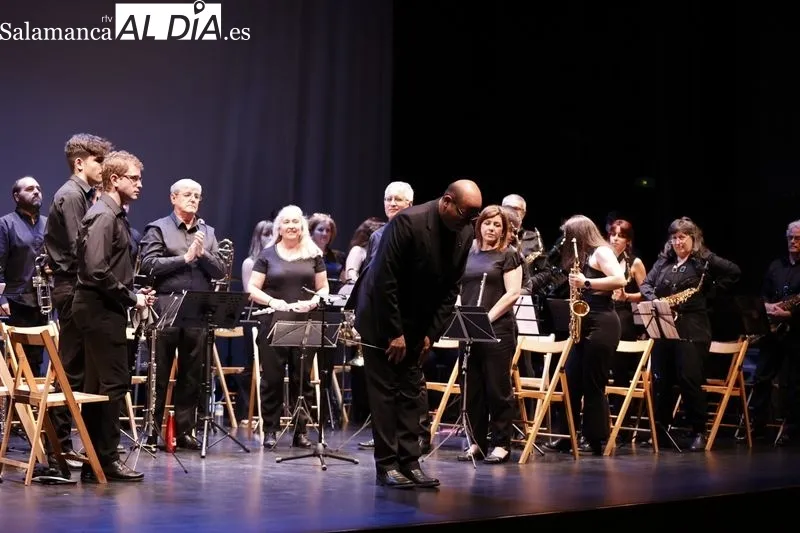 'La Música que Nos Une', un concierto solidario ofrecido por la Banda de Música 'Tomás Bretón' | FOTOS | David Sañudo