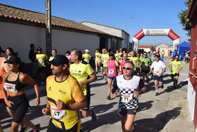  VII Carrera Solidaria Un Nuevo Impulso de Coca de Alba. Foto de la Delegación Salmantina de Atletismo