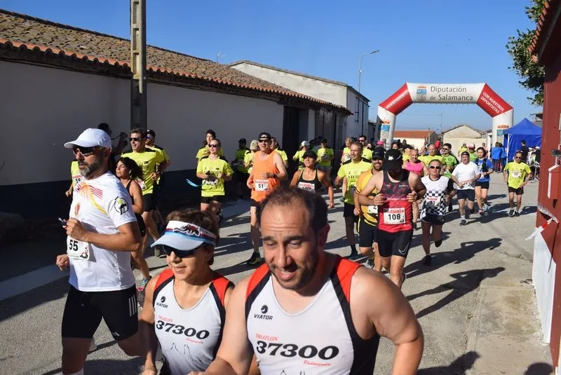  VII Carrera Solidaria Un Nuevo Impulso de Coca de Alba. Foto de la Delegación Salmantina de Atletismo