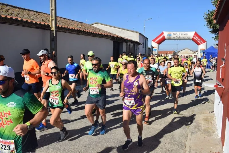  VII Carrera Solidaria Un Nuevo Impulso de Coca de Alba. Foto de la Delegación Salmantina de Atletismo