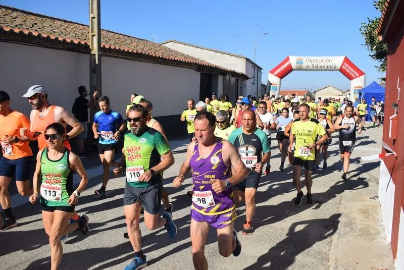  VII Carrera Solidaria Un Nuevo Impulso de Coca de Alba. Foto de la Delegación Salmantina de Atletismo