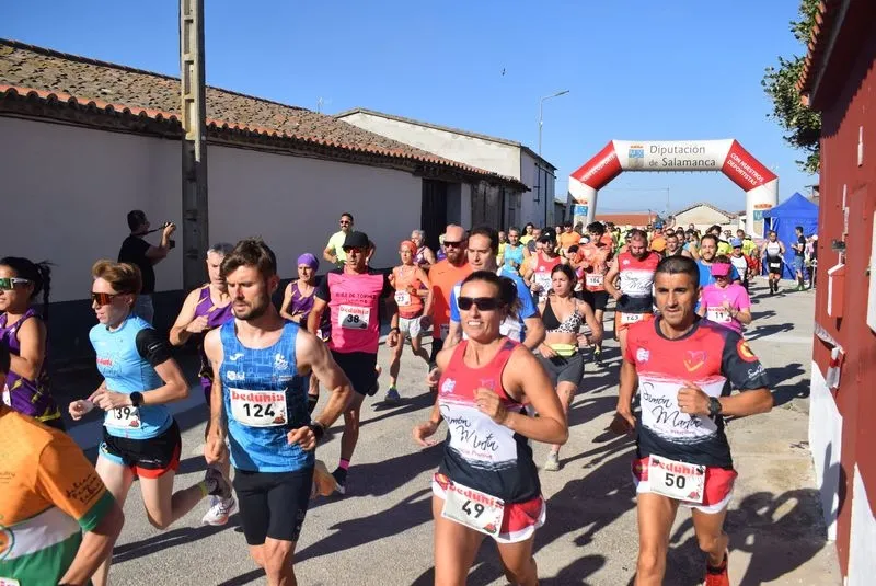  VII Carrera Solidaria Un Nuevo Impulso de Coca de Alba. Foto de la Delegación Salmantina de Atletismo