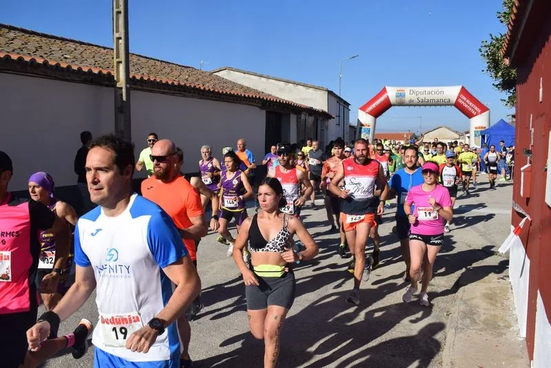  VII Carrera Solidaria Un Nuevo Impulso de Coca de Alba. Foto de la Delegación Salmantina de Atletismo