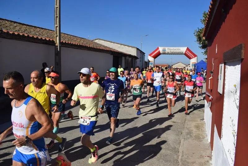  VII Carrera Solidaria Un Nuevo Impulso de Coca de Alba. Foto de la Delegación Salmantina de Atletismo