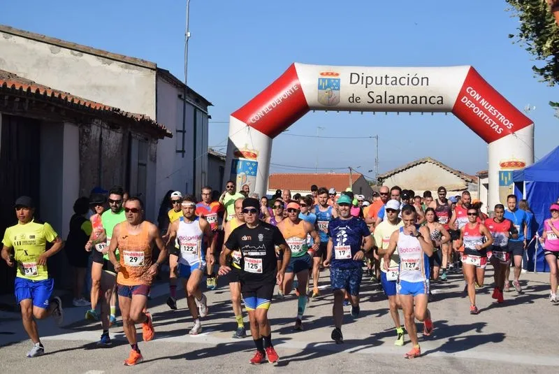  VII Carrera Solidaria Un Nuevo Impulso de Coca de Alba. Foto de la Delegación Salmantina de Atletismo