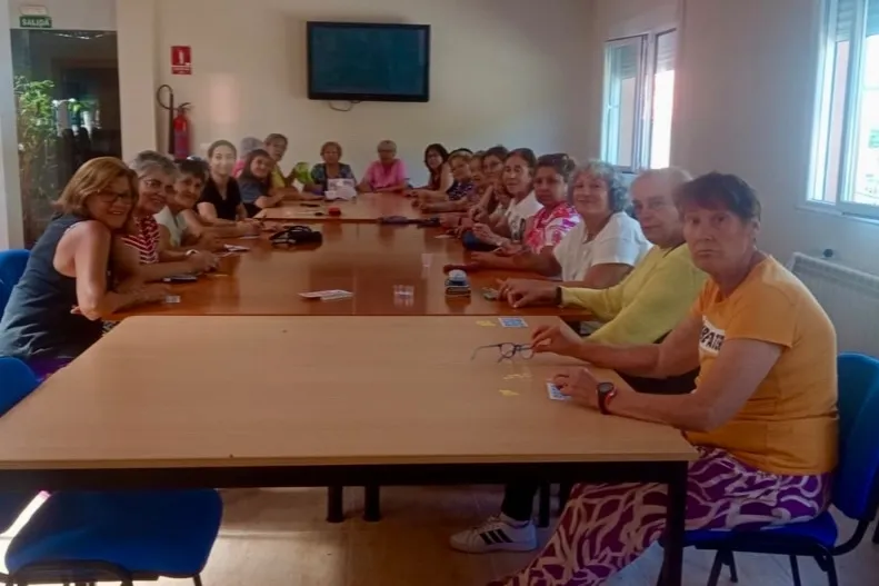 Foto 8 - Las mujeres de B&oacute;veda se ponen &lsquo;manos a la obra&rsquo; para recuperar la tradici&oacute;n de crear el autentico jab&oacute;n de la abuela