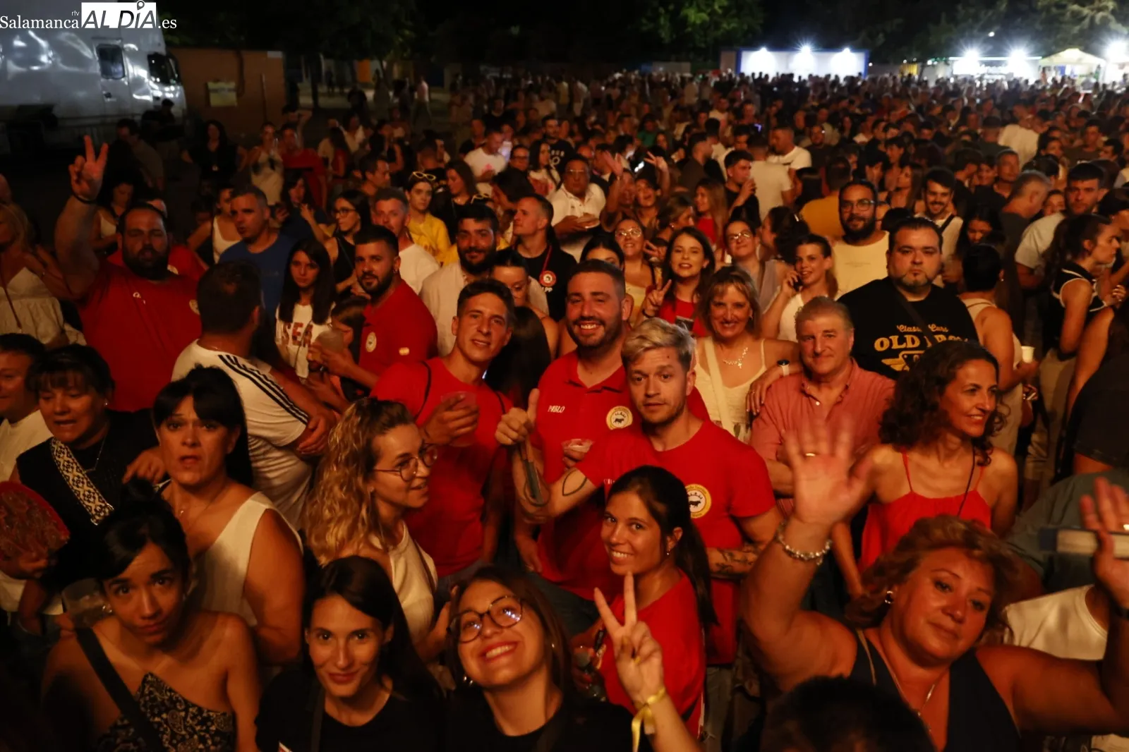 Foto 14 - India Mart&iacute;nez deslumbra con su voz en Santa Marta de Tormes