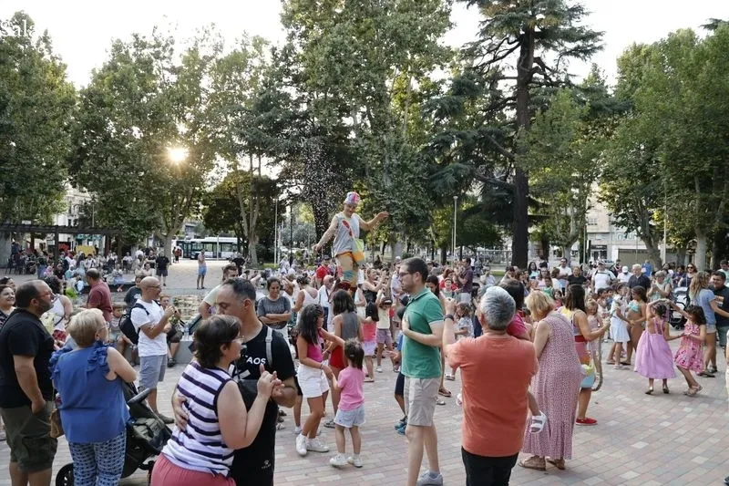 Foto 4 - Animado D&iacute;a Municipal de los Abuelos en La Alamedilla