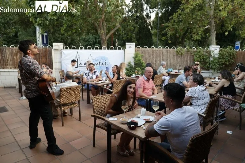 Foto 8 - Llenazo en 'La Mar Sala&aacute;' para divertirse con el humor del c&oacute;mico Agust&iacute;n Jim&eacute;nez