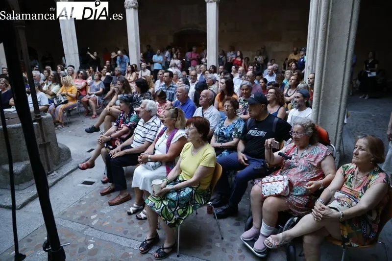 Foto 14 - Machay hace las delicias del p&uacute;blico salmantino en la Casa de las Conchas