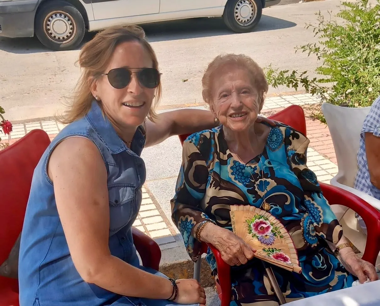 Foto 4 - Gran participaci&oacute;n y ambiente en la fiesta de la Asociaci&oacute;n de Mayores Torres Villarroel de Macotera