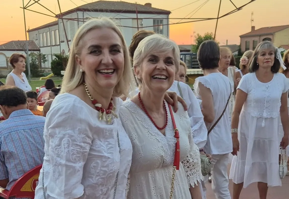 Foto 7 - Cerca de un centenar de mujeres participan en la segunda 'Noche en Blanco' de la asociaci&oacute;n Me Permito
