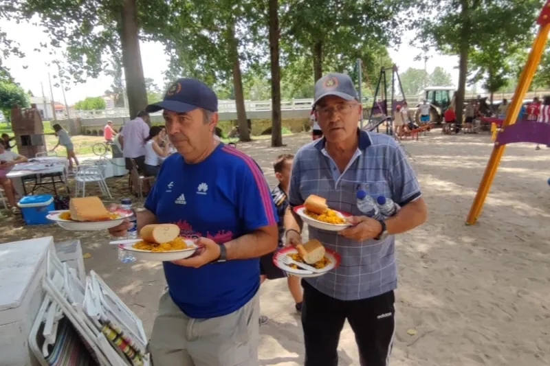 Foto 4 - Mil raciones de paella y no poca diversi&oacute;n para decir adi&oacute;s a las fiestas patronales en Santiago de la Puebla