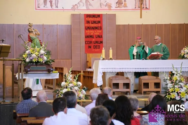 Eucaristía y bendición de vehículos por San Cristóbal. Fotos: Diócesis de Salamanca.