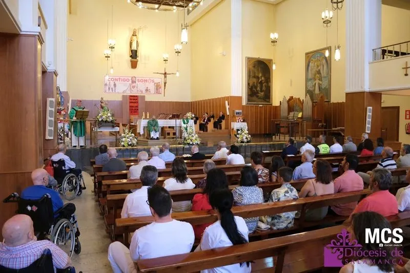 Eucaristía y bendición de vehículos por San Cristóbal. Fotos: Diócesis de Salamanca.