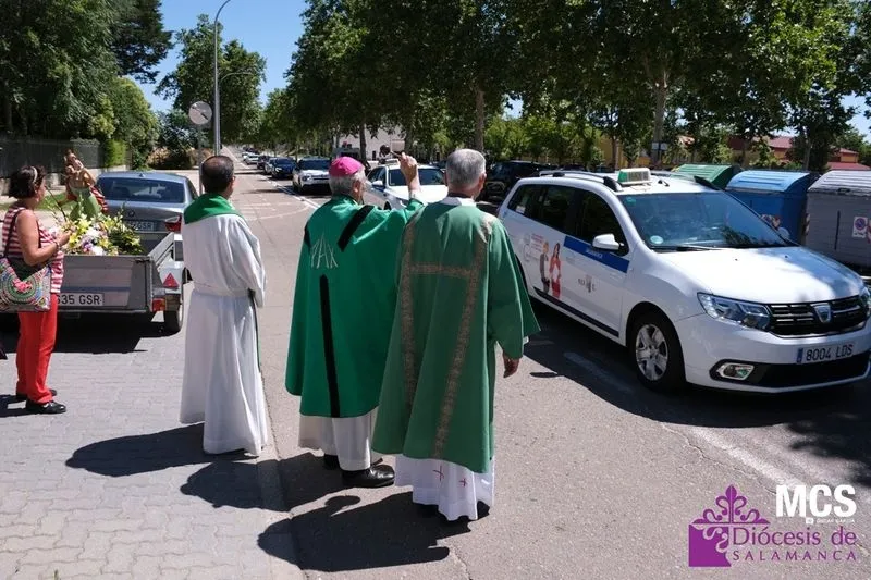 Eucaristía y bendición de vehículos por San Cristóbal. Fotos: Diócesis de Salamanca.