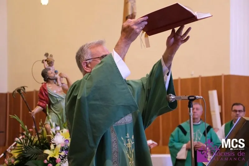 Eucaristía y bendición de vehículos por San Cristóbal. Fotos: Diócesis de Salamanca.