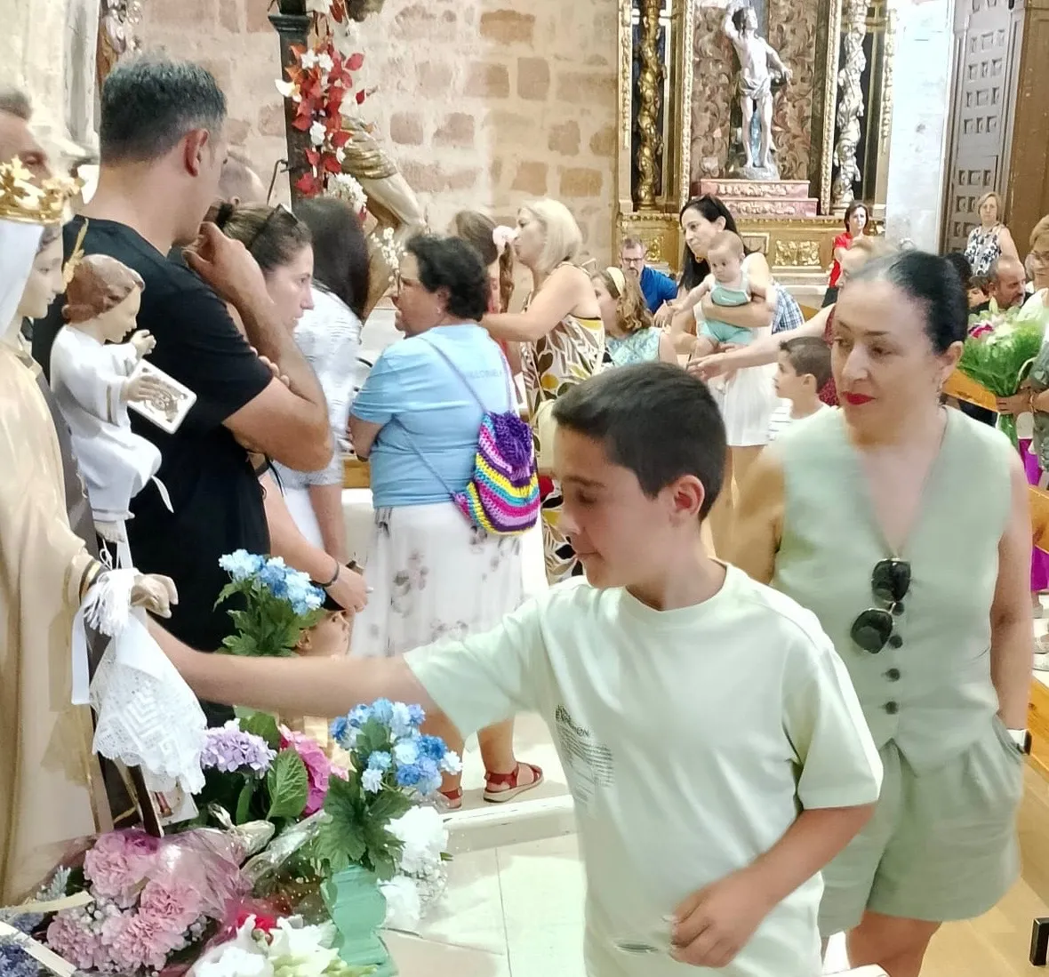 Foto 6 - Villoruela arranca  sus fiestas grandes con calles llenas de color y ambiente