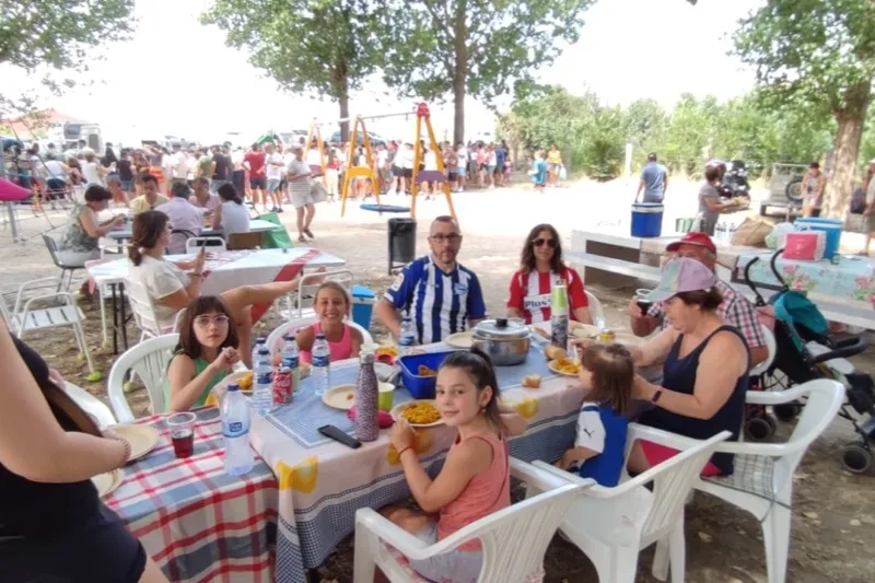 Foto 11 - Mil raciones de paella y no poca diversi&oacute;n para decir adi&oacute;s a las fiestas patronales en Santiago de la Puebla