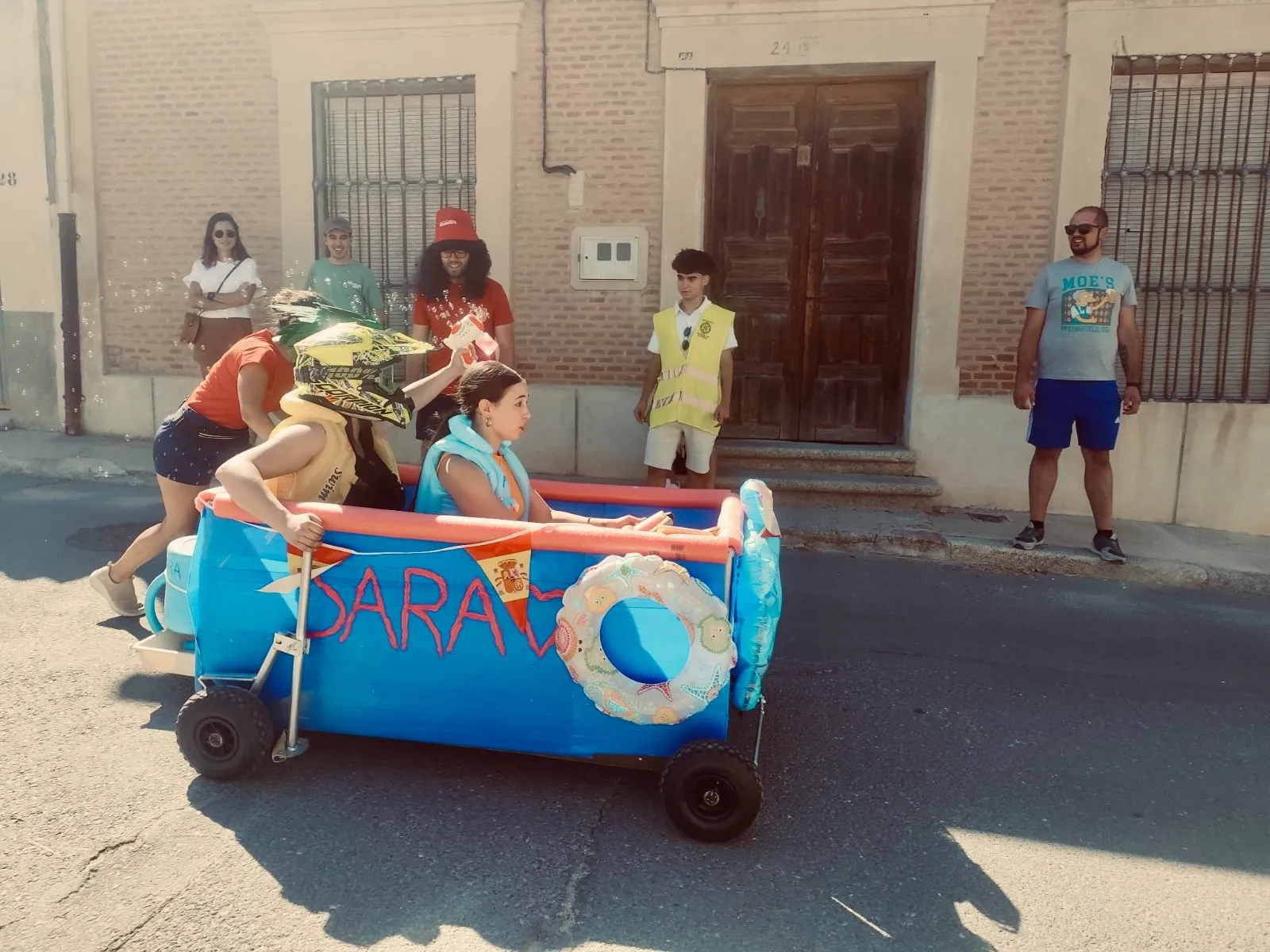 Foto 2 - La Carrera de Autos Locos se estrena con gran &eacute;xito y diversi&oacute;n en las fiestas de Santiago de la Puebla