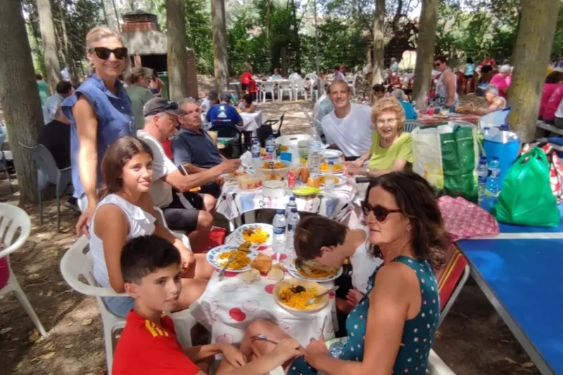 Foto 10 - Mil raciones de paella y no poca diversi&oacute;n para decir adi&oacute;s a las fiestas patronales en Santiago de la Puebla