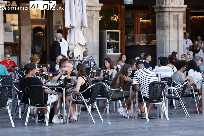 Ambiente en el centro de Salamanca este viernes 19 de julio. Fotos: David Sañudo
