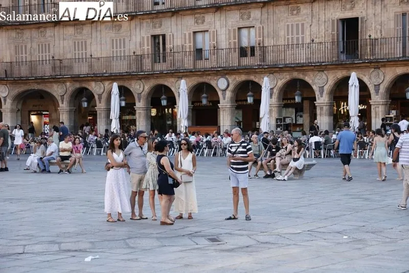 Ambiente en el centro de Salamanca este viernes 19 de julio. Fotos: David Sañudo