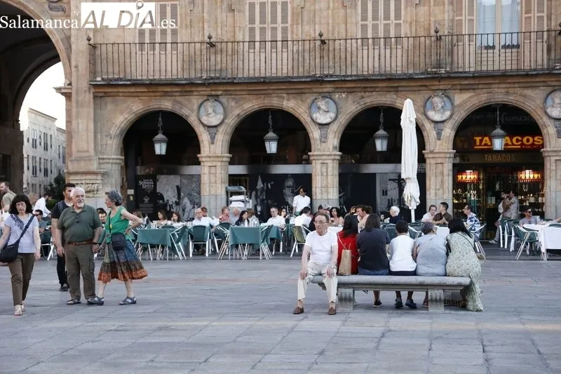 Ambiente en el centro de Salamanca este viernes 19 de julio. Fotos: David Sañudo
