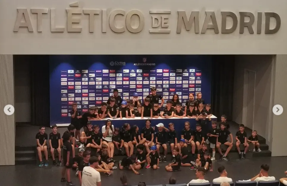 Foto 3 - El Mir&oacute;briga Campus se adentra en el estadio del Atl&eacute;tico de Madrid