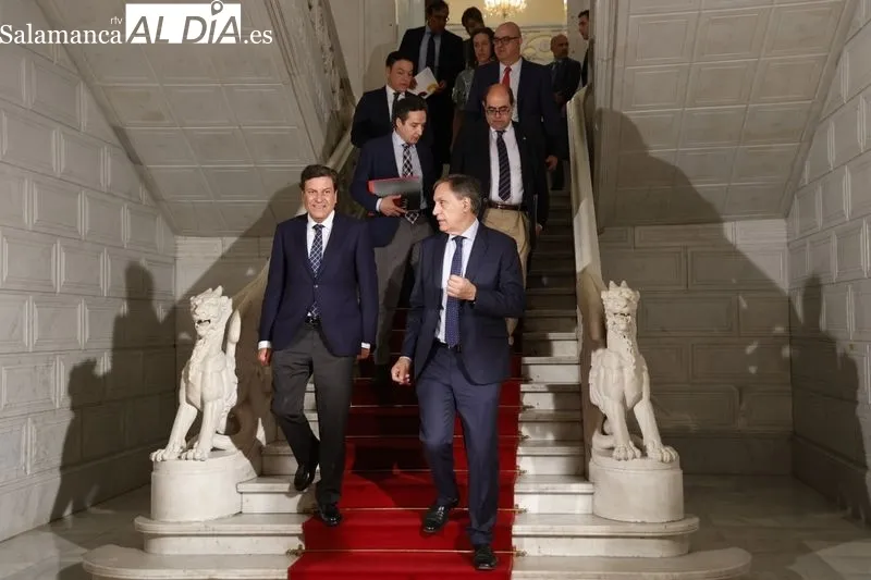 Encuentro en el Consistorio para el seguimiento del protocolo entre la Junta de Castilla y León, la Diputación Provincial, el Ayuntamiento y la Universidad para el impulso de un proyecto de futuro para Salamanca. Foto D. Sañudo
