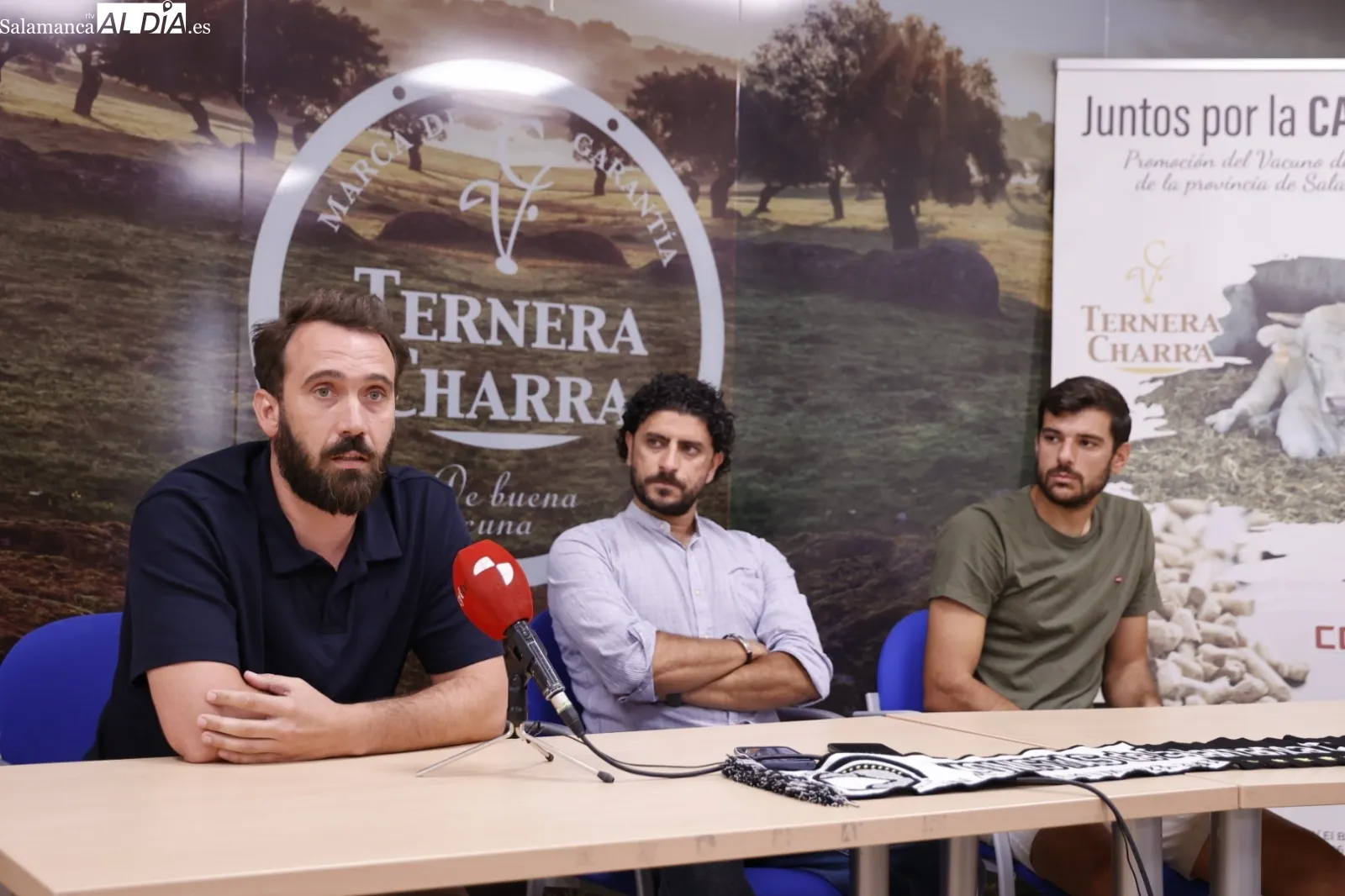 Presentación de Carlos de la Nava como nuevo jugador de Unionistas de Salamanca. Fotos: David Sañudo