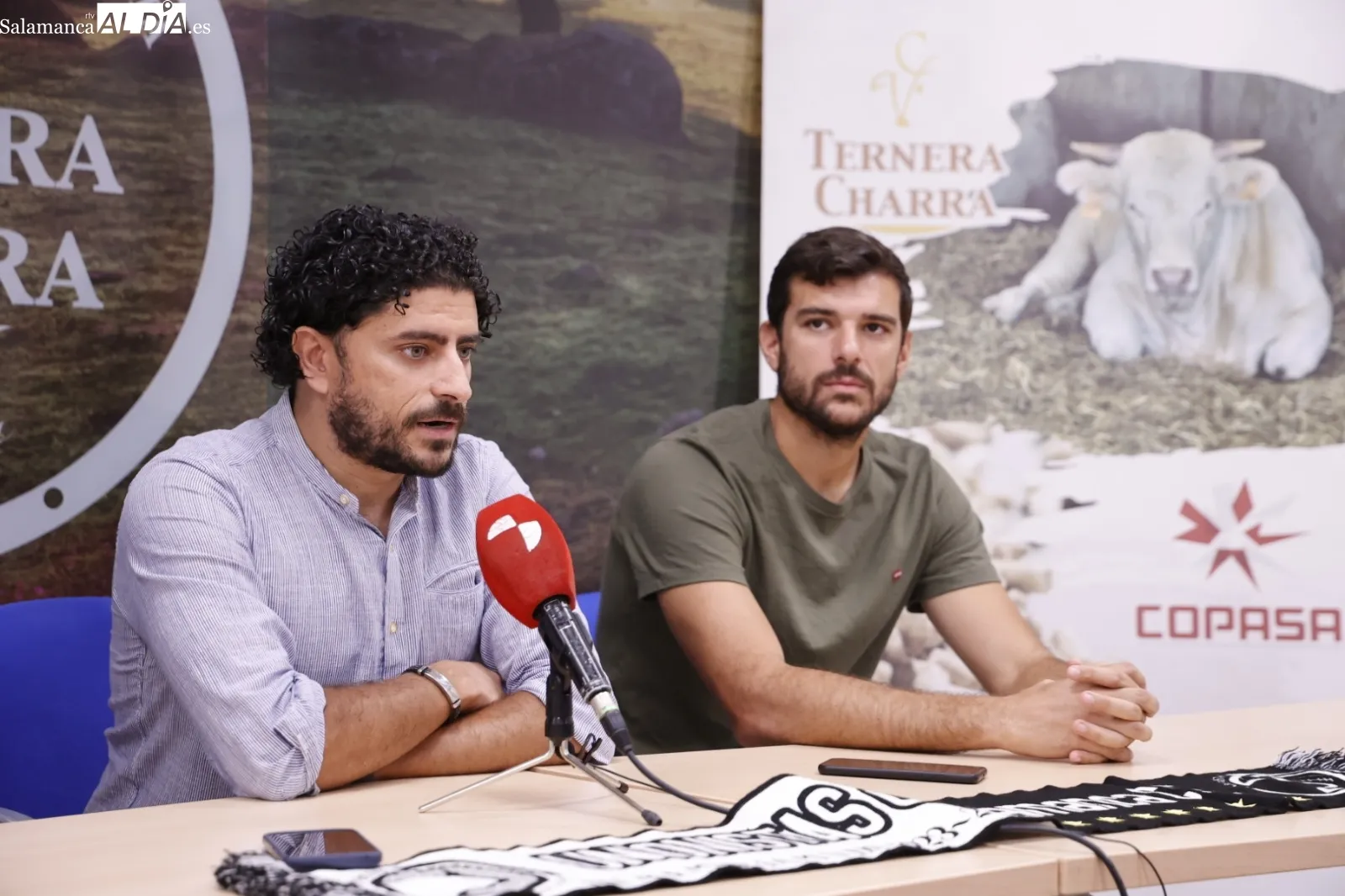 Presentación de Carlos de la Nava como nuevo jugador de Unionistas de Salamanca. Fotos: David Sañudo