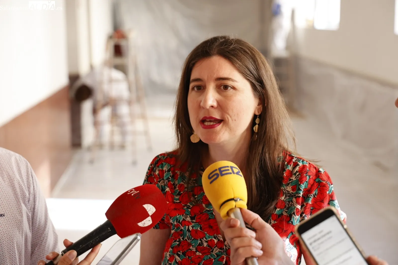 La concejala de Familia e Igualdad de Oportunidades del Consistorio salmantino, Miryam Rodríguez, y el delegado territorial de la Junta de Castilla y León en Salamanca, Eloy Ruiz, visitan programas mixtos de formación y empleo. Fotos: David Sañudo