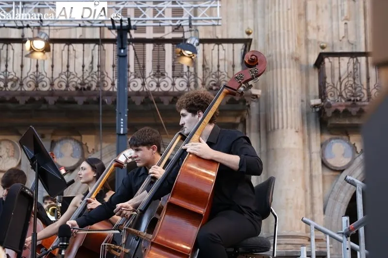 Concierto de la OSCyL Joven en la Plaza Mayor. Fotos: David Sañudo.