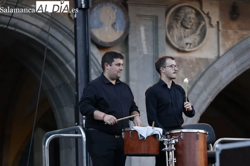 Concierto de la OSCyL Joven en la Plaza Mayor. Fotos: David Sañudo.