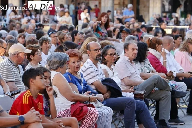 Concierto de la OSCyL Joven en la Plaza Mayor. Fotos: David Sañudo.