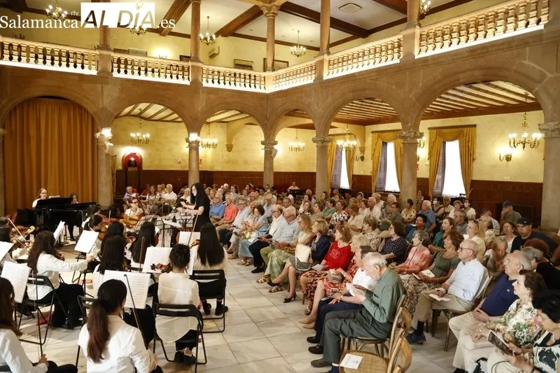 Concierto del Coro y Orquesta de cámara King Edward VI High School for Girls en el Casino. Fotos: David Sañudo.