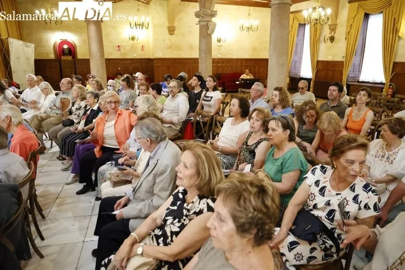 Concierto del Coro y Orquesta de cámara King Edward VI High School for Girls en el Casino. Fotos: David Sañudo.