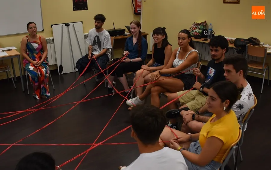 Foto 4 - Los j&oacute;venes que ejercer&aacute;n como monitores del Divierteatro comienzan su formaci&oacute;n