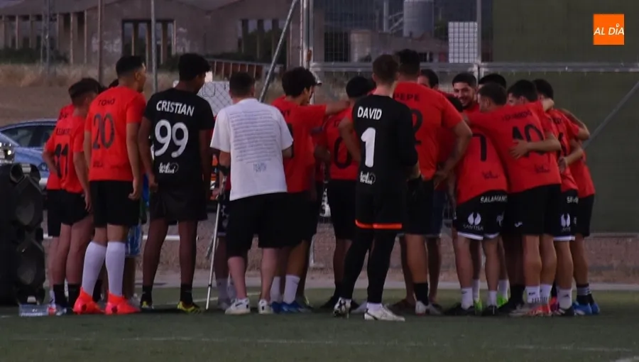 Foto 2 - El Puente gana en los penaltys una apasionante final de la Farinato League ante Zona Verde